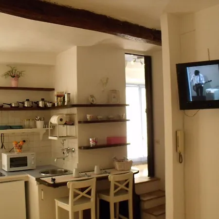 In Trastevere Im Herzen Von By Interhome * Rzym