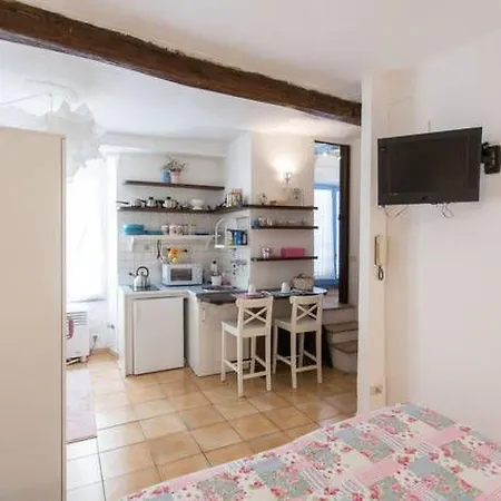 Apartament In Trastevere Im Herzen Von By Interhome Rzym